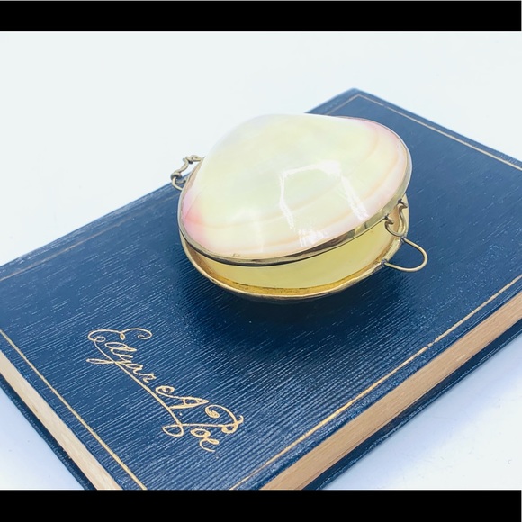 Vintage shell compact ring box trinket box gift box oyster 1